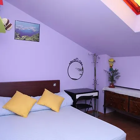 Πανσιόν Lovely House *